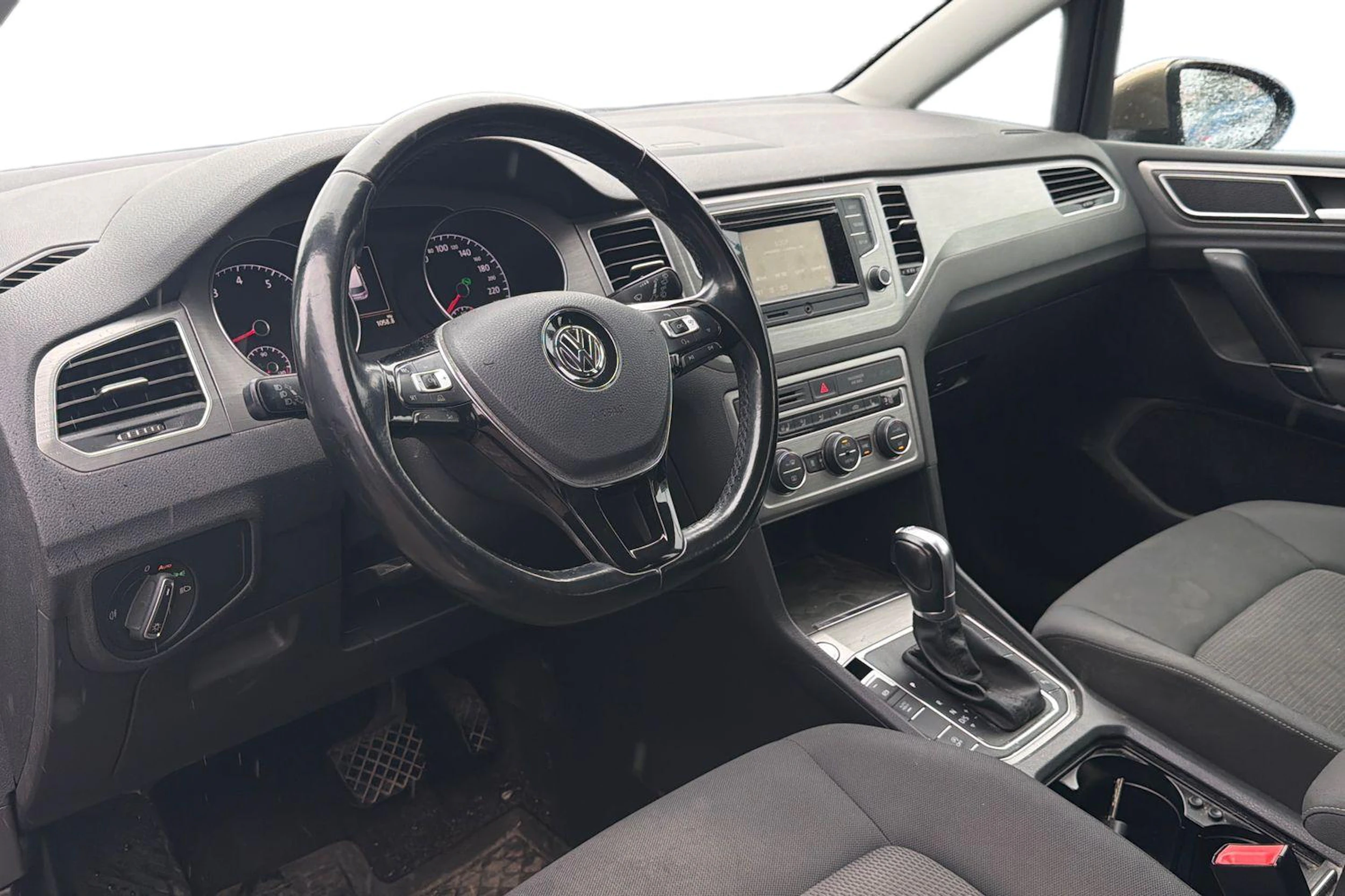 ruskea (beige) Volkswagen Golf Sportsvan 2015 kuva 3.