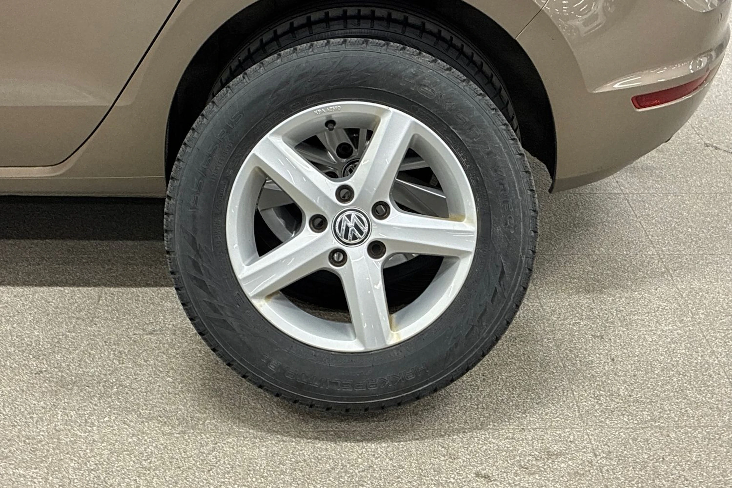 ruskea (beige) Volkswagen Golf Sportsvan 2015 kuva 10.