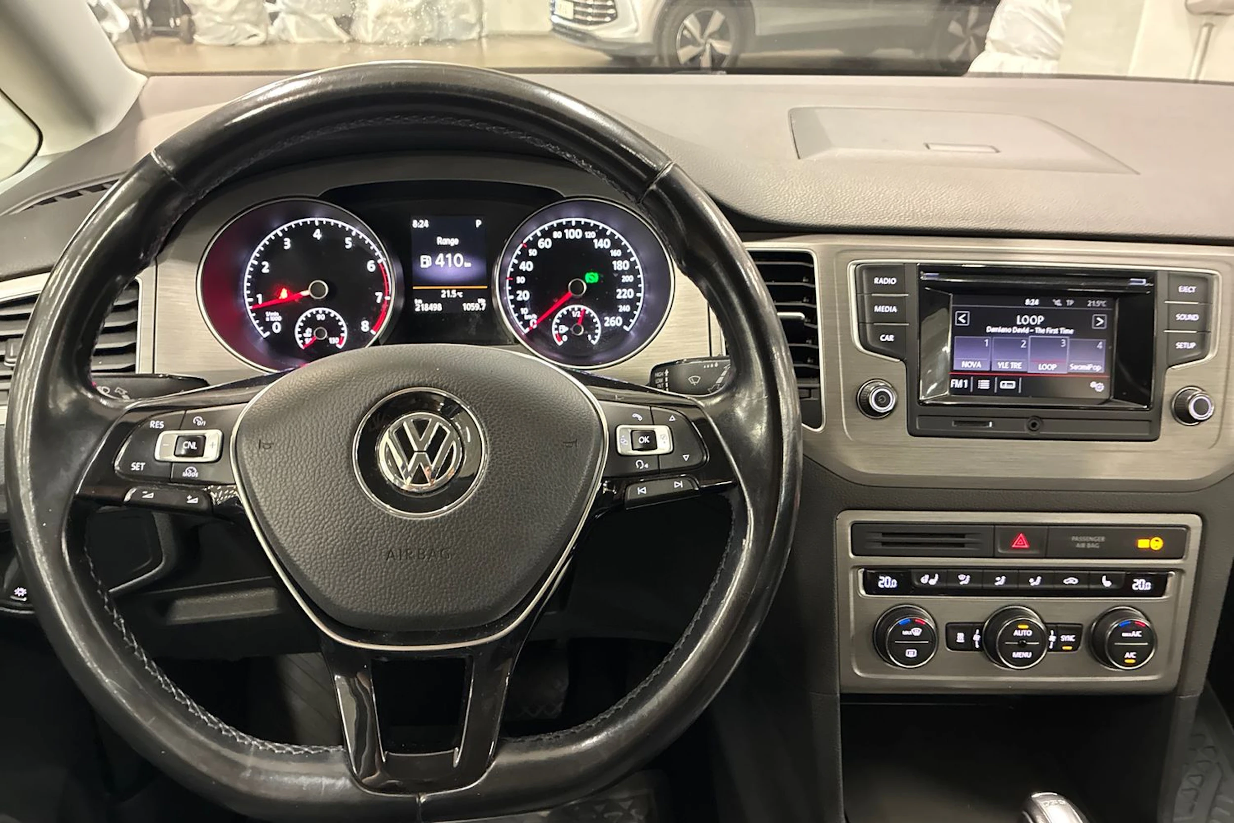 ruskea (beige) Volkswagen Golf Sportsvan 2015 kuva 11.