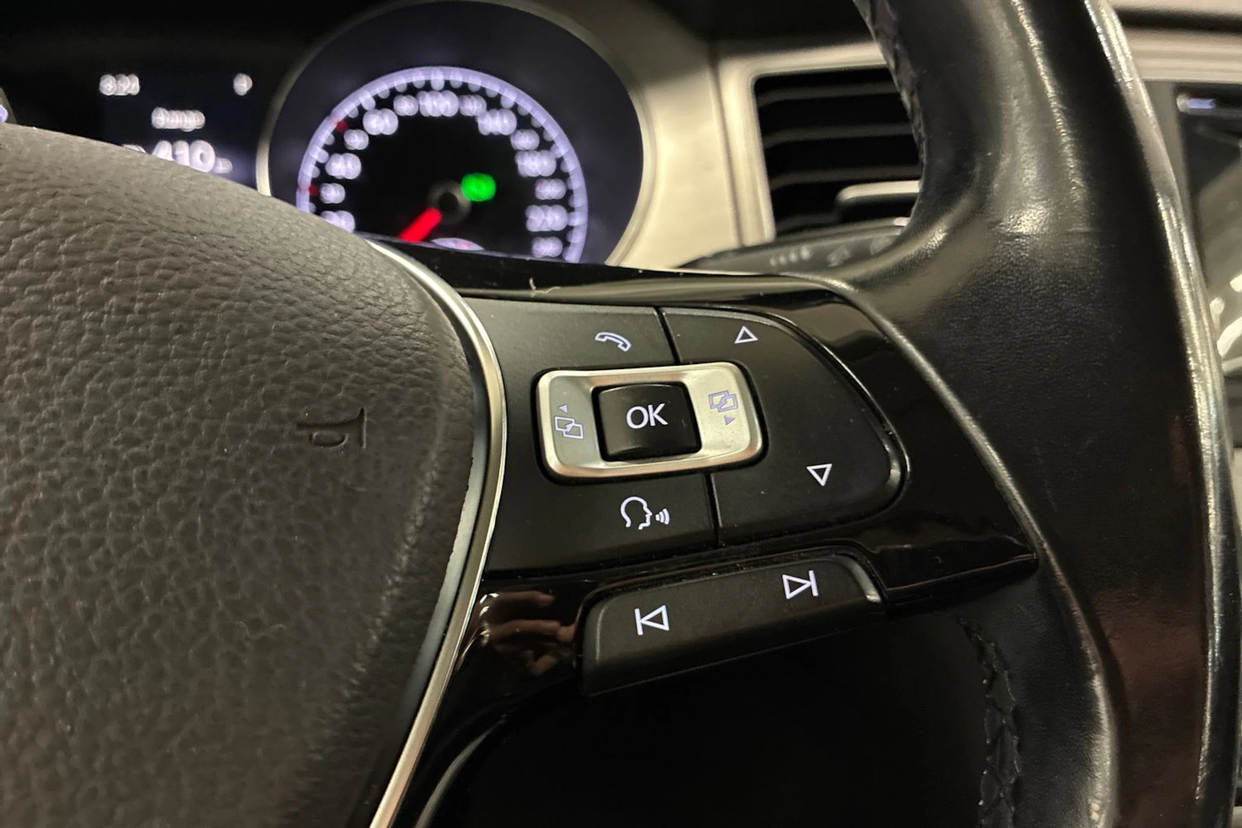 ruskea (beige) Volkswagen Golf Sportsvan 2015 kuva 14.