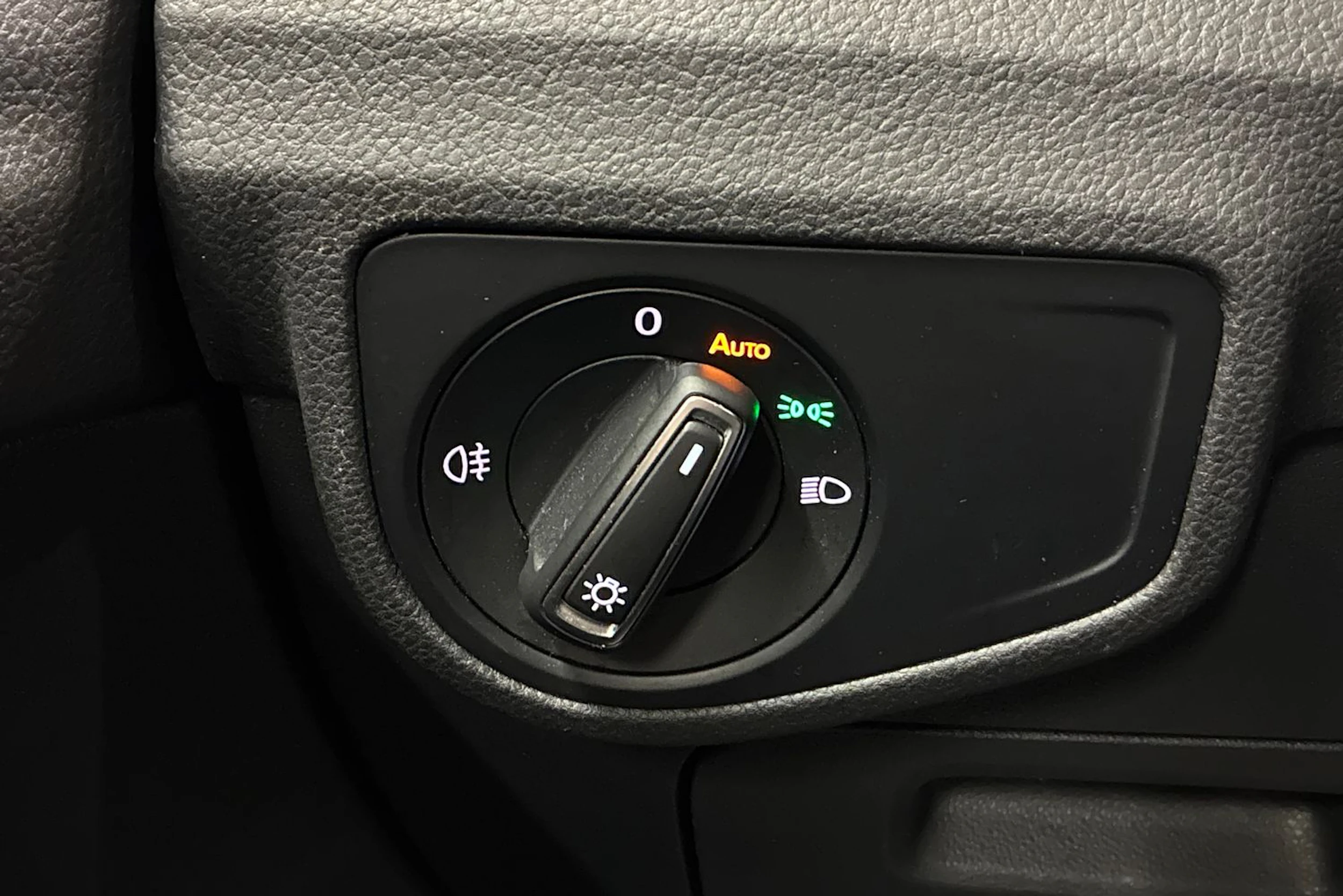 ruskea (beige) Volkswagen Golf Sportsvan 2015 kuva 15.