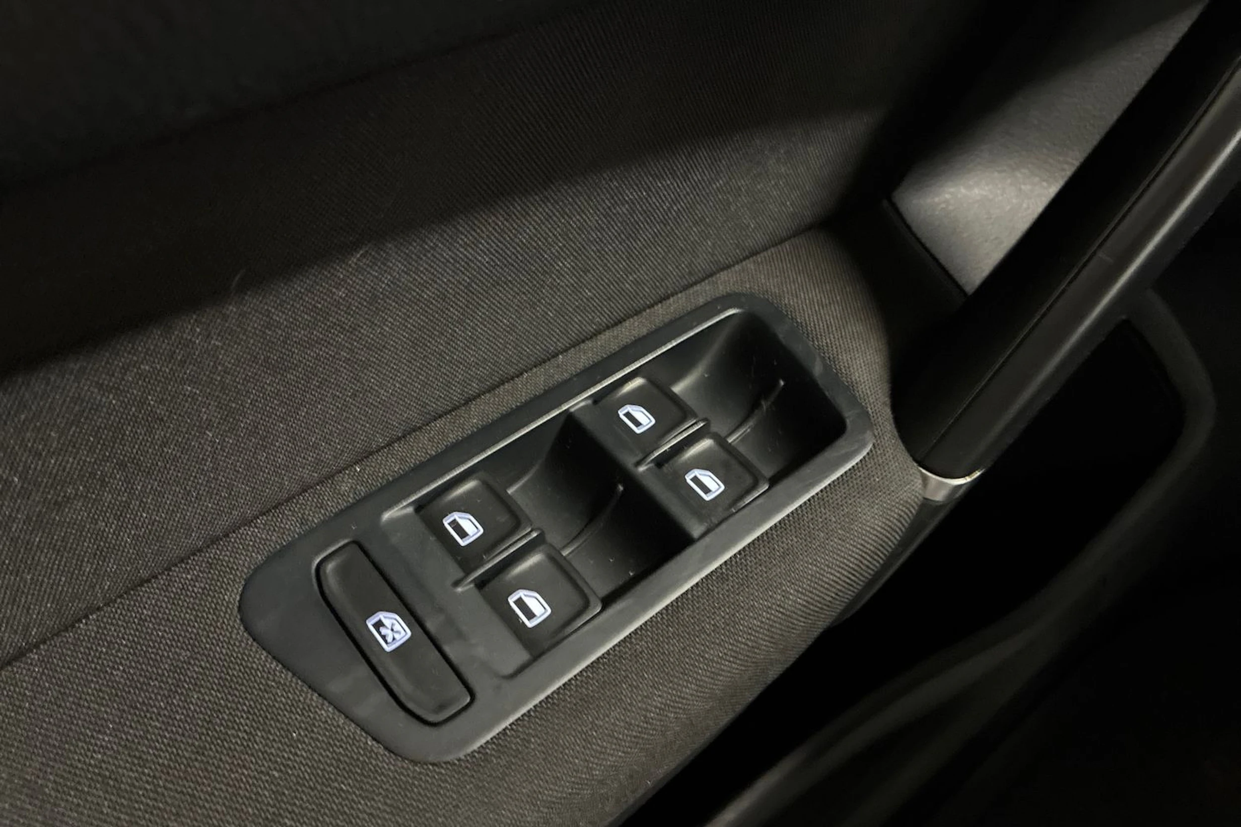 ruskea (beige) Volkswagen Golf Sportsvan 2015 kuva 16.