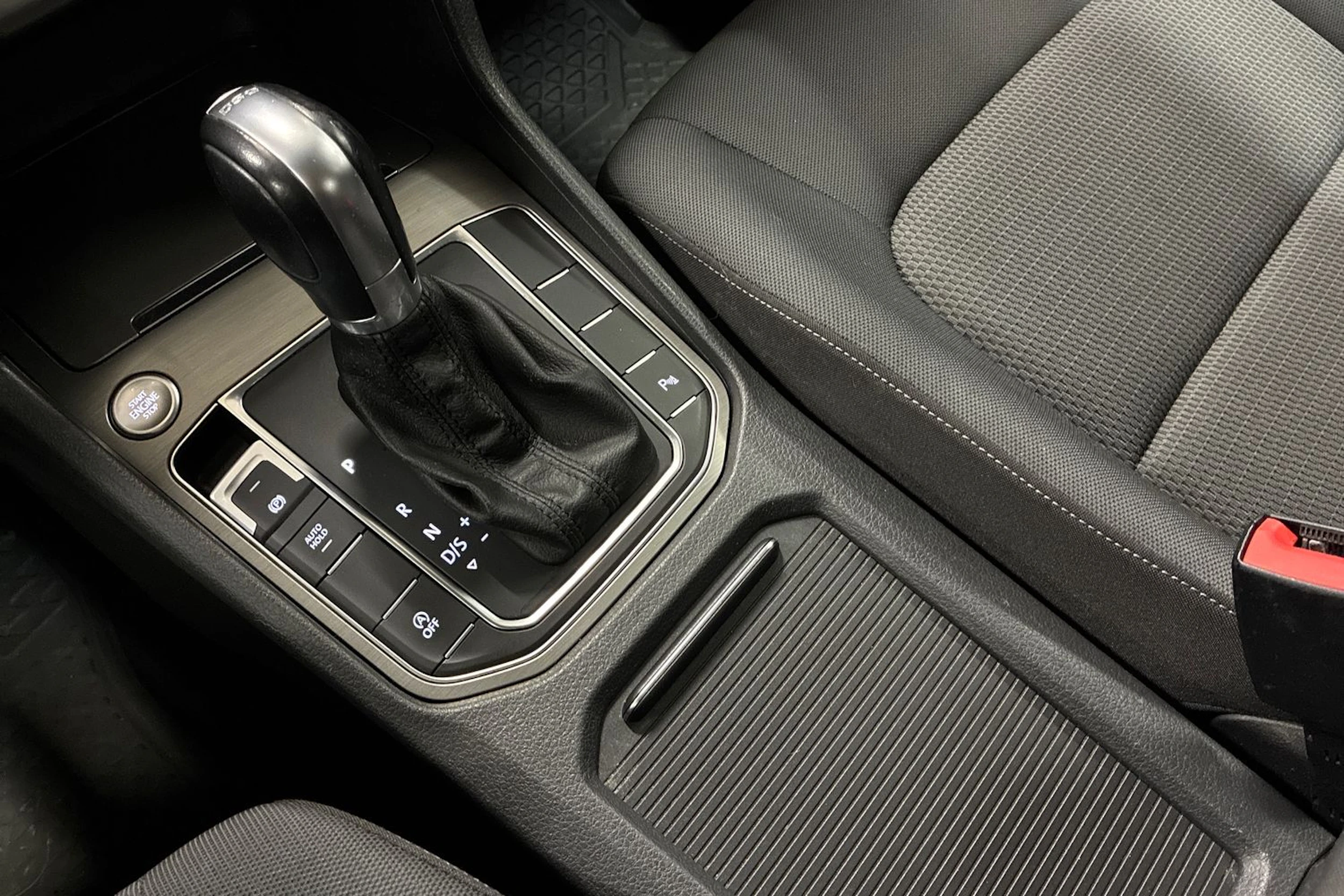 ruskea (beige) Volkswagen Golf Sportsvan 2015 kuva 17.