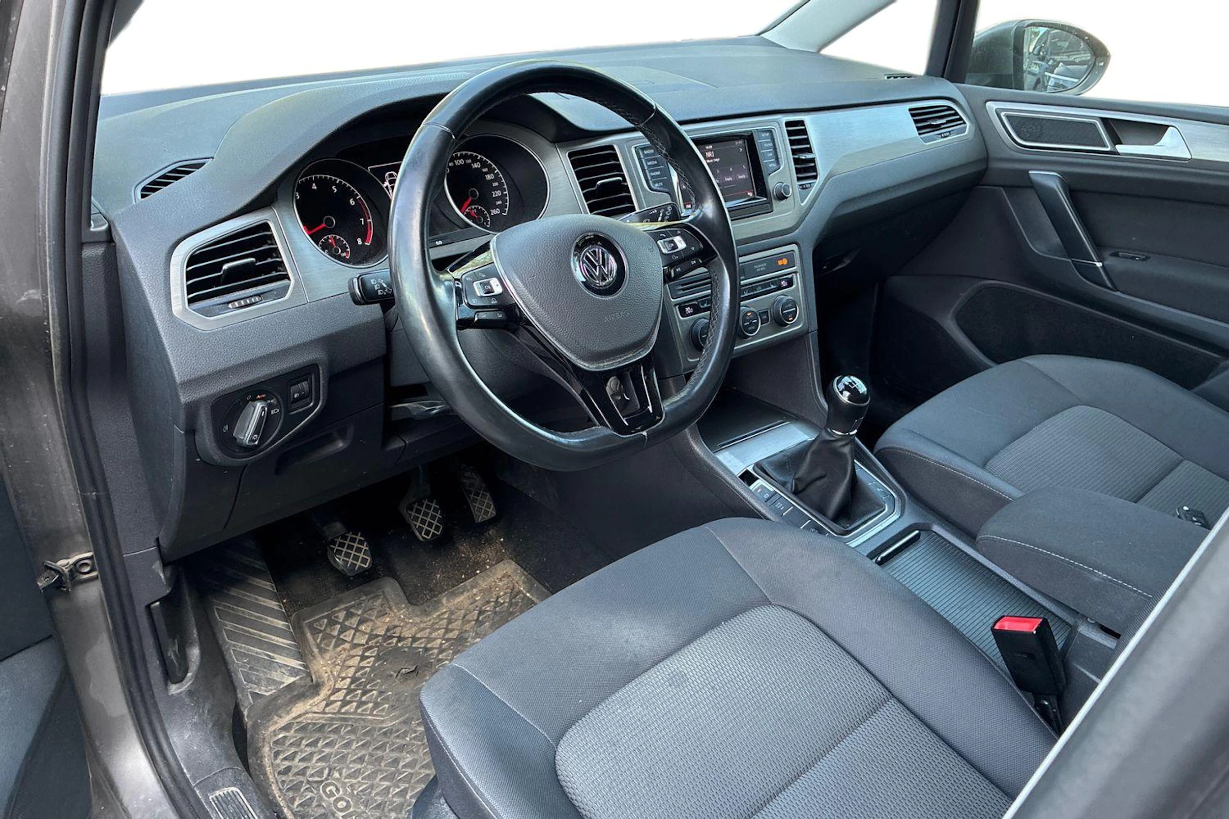 harmaa Volkswagen Golf Sportsvan 2015 kuva 3.