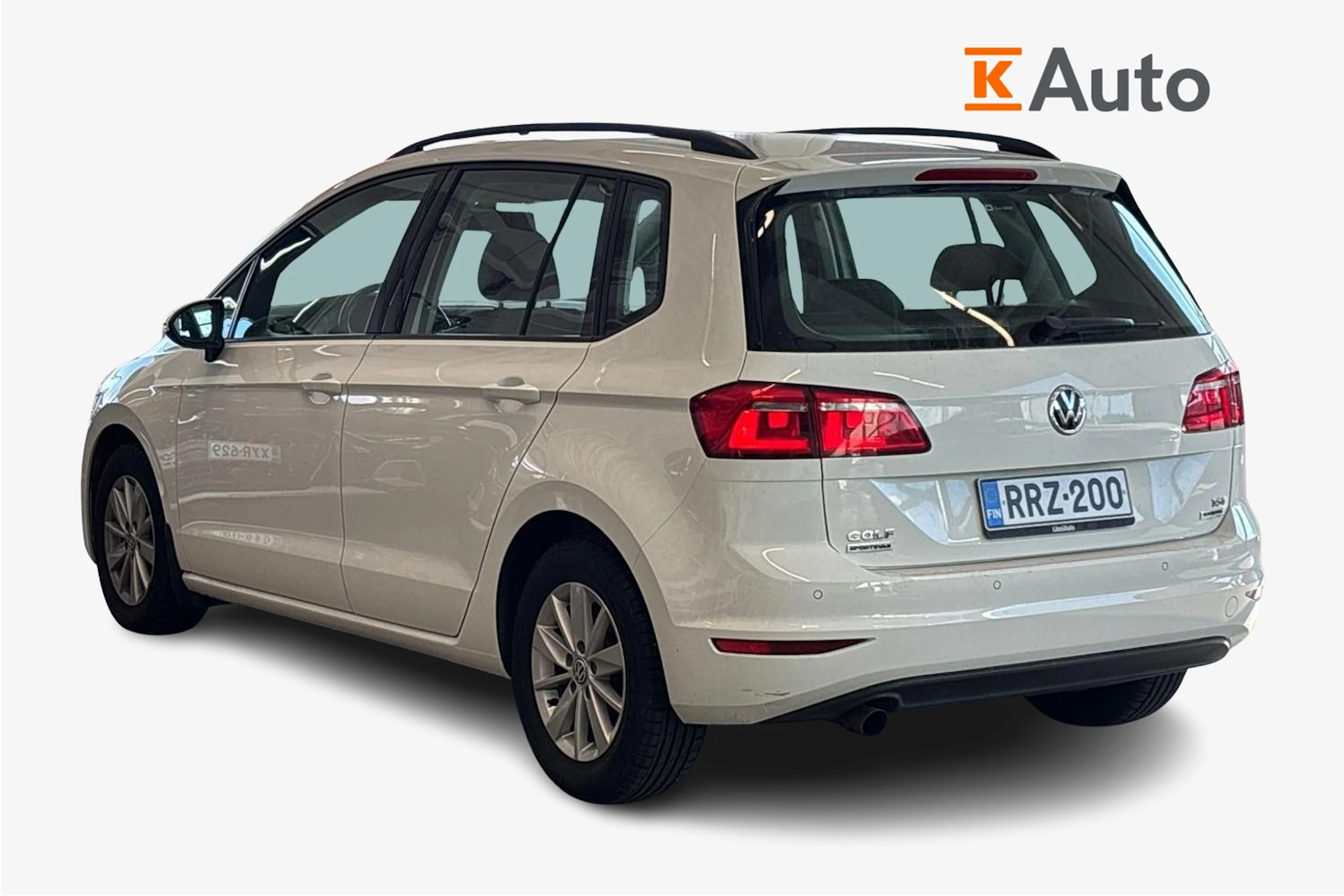 valkoinen Volkswagen Golf Sportsvan 2015 kuva 2.