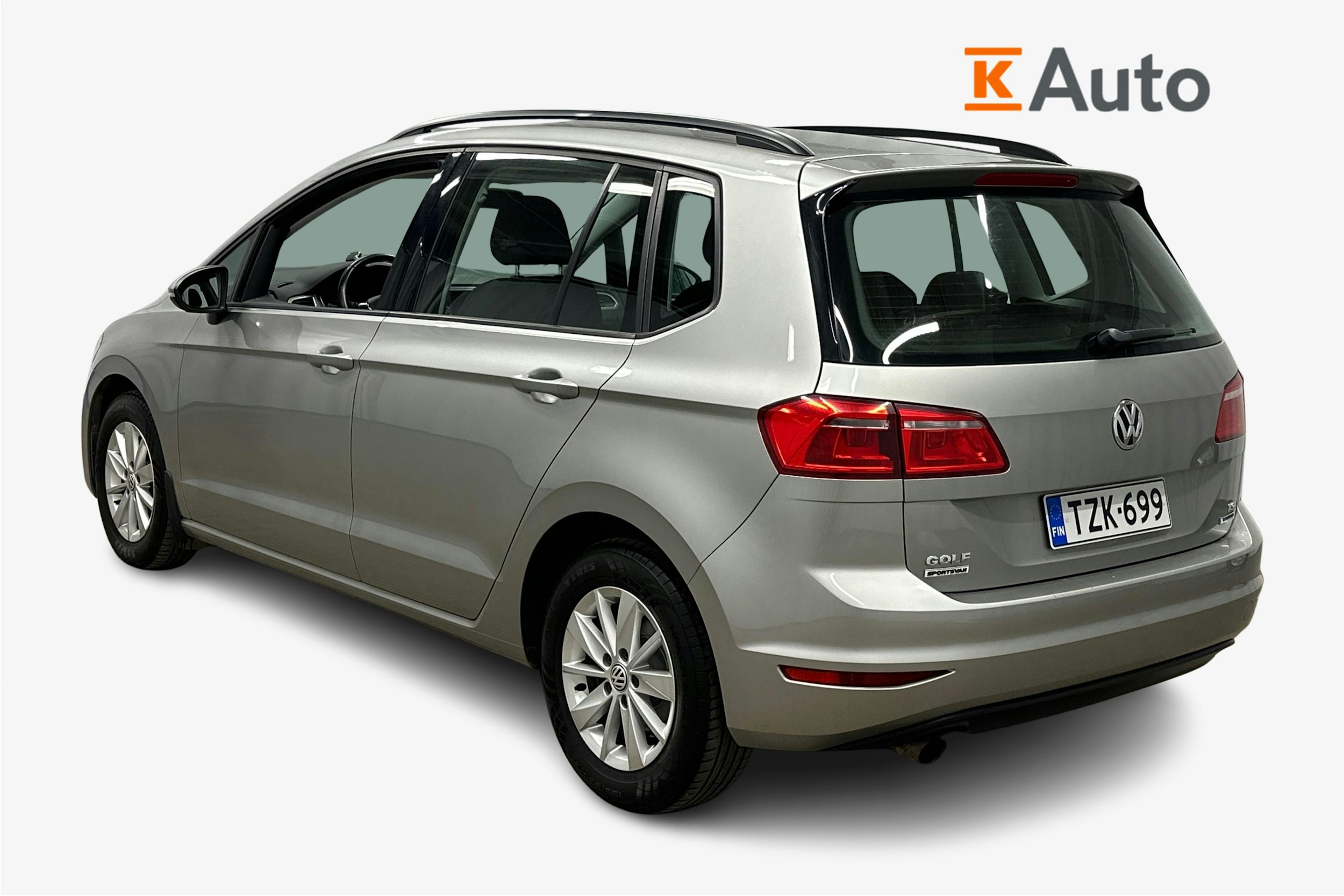 harmaa Volkswagen Golf Sportsvan 2015 kuva 2.