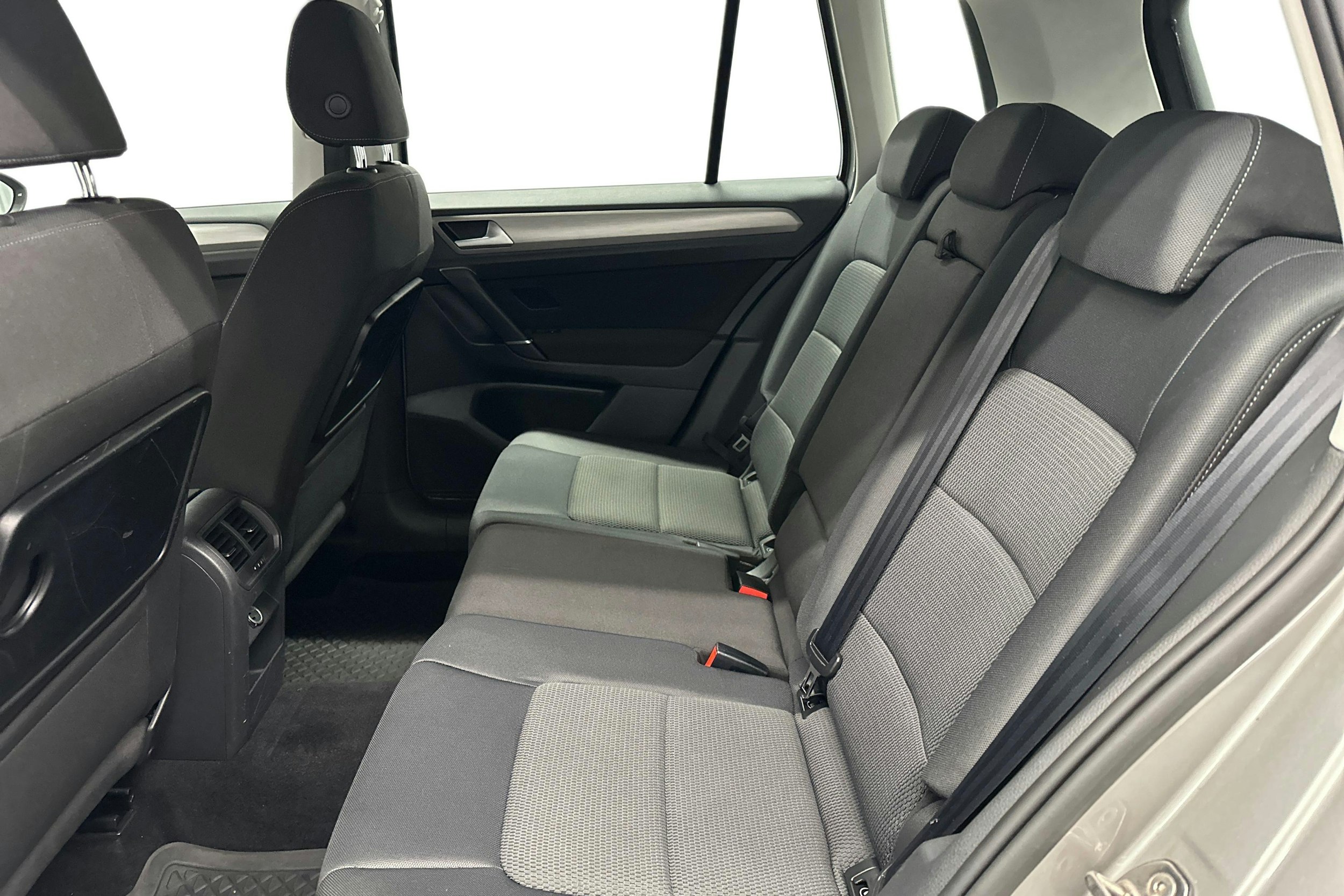 harmaa Volkswagen Golf Sportsvan 2015 kuva 10.