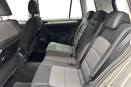 harmaa Volkswagen Golf Sportsvan 2015 kuva 10.