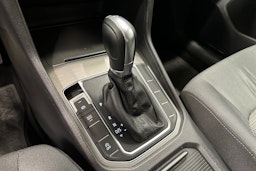 harmaa Volkswagen Golf Sportsvan 2015 kuva 22.