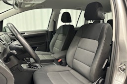 harmaa Volkswagen Golf Sportsvan 2015 kuva 23.