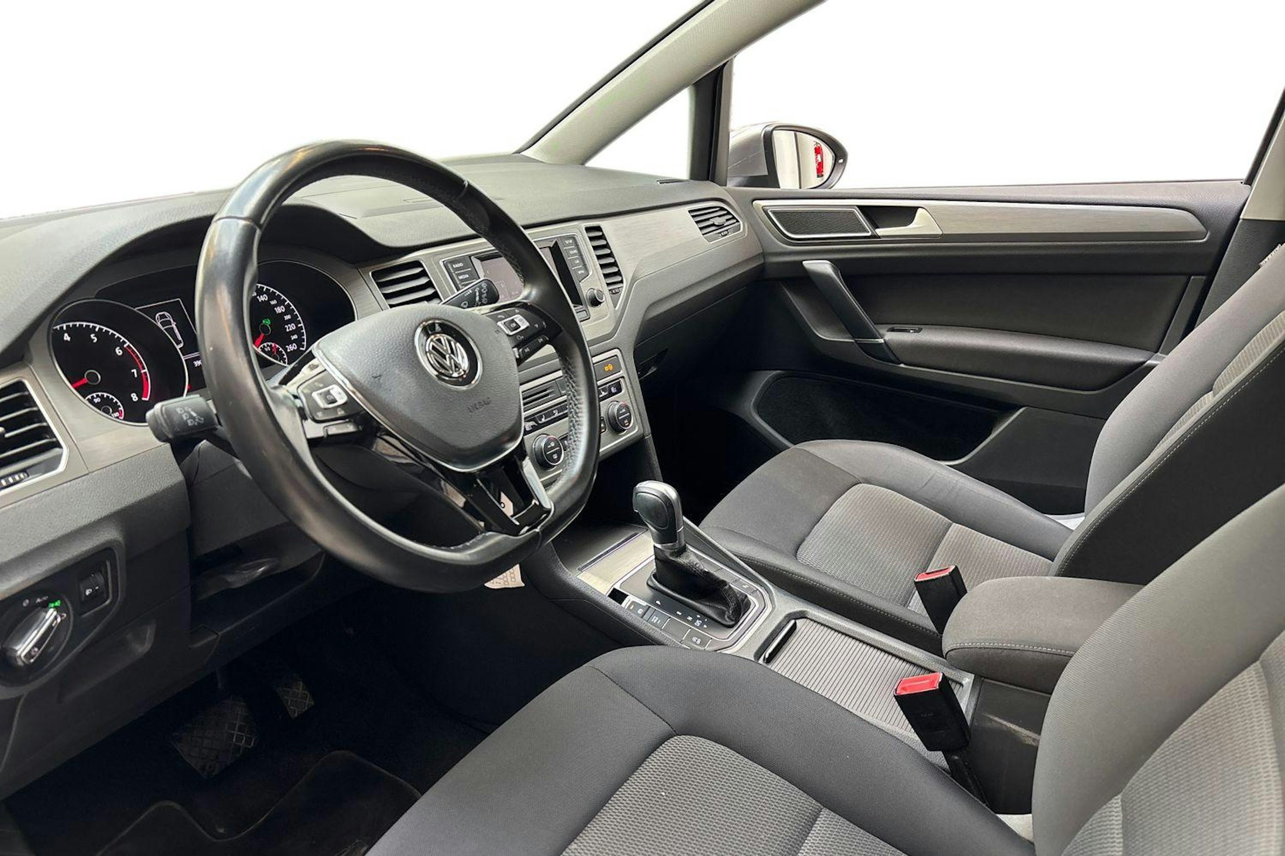 harmaa Volkswagen Golf Sportsvan 2015 kuva 7.