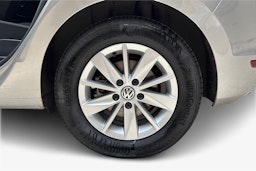 harmaa Volkswagen Golf Sportsvan 2015 kuva 11.
