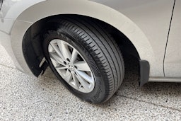 harmaa Volkswagen Golf Sportsvan 2015 kuva 13.