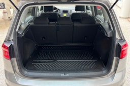 harmaa Volkswagen Golf Sportsvan 2015 kuva 14.