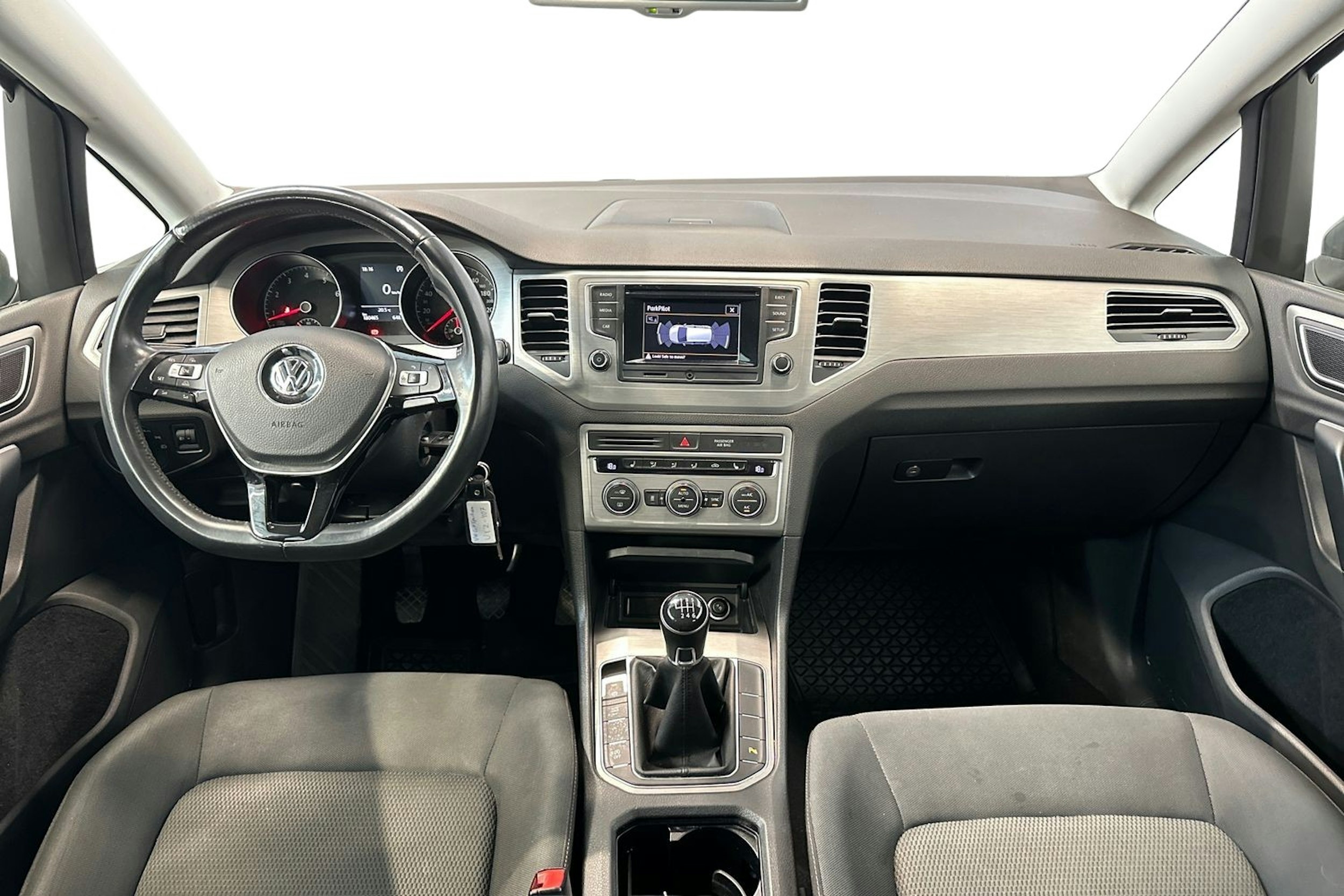 ruskea (beige) Volkswagen Golf Sportsvan 2015 kuva 9.