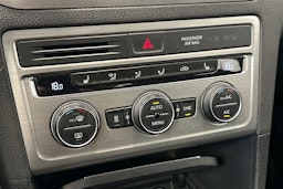 ruskea (beige) Volkswagen Golf Sportsvan 2015 kuva 23.