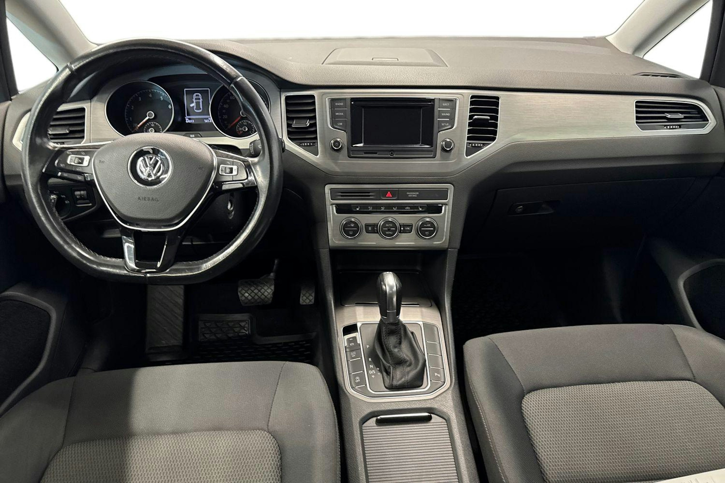 harmaa Volkswagen Golf Sportsvan 2015 kuva 9.