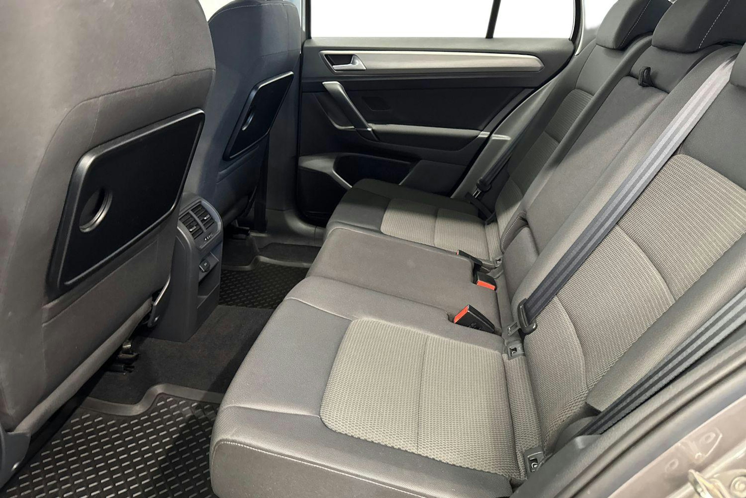 harmaa Volkswagen Golf Sportsvan 2015 kuva 10.
