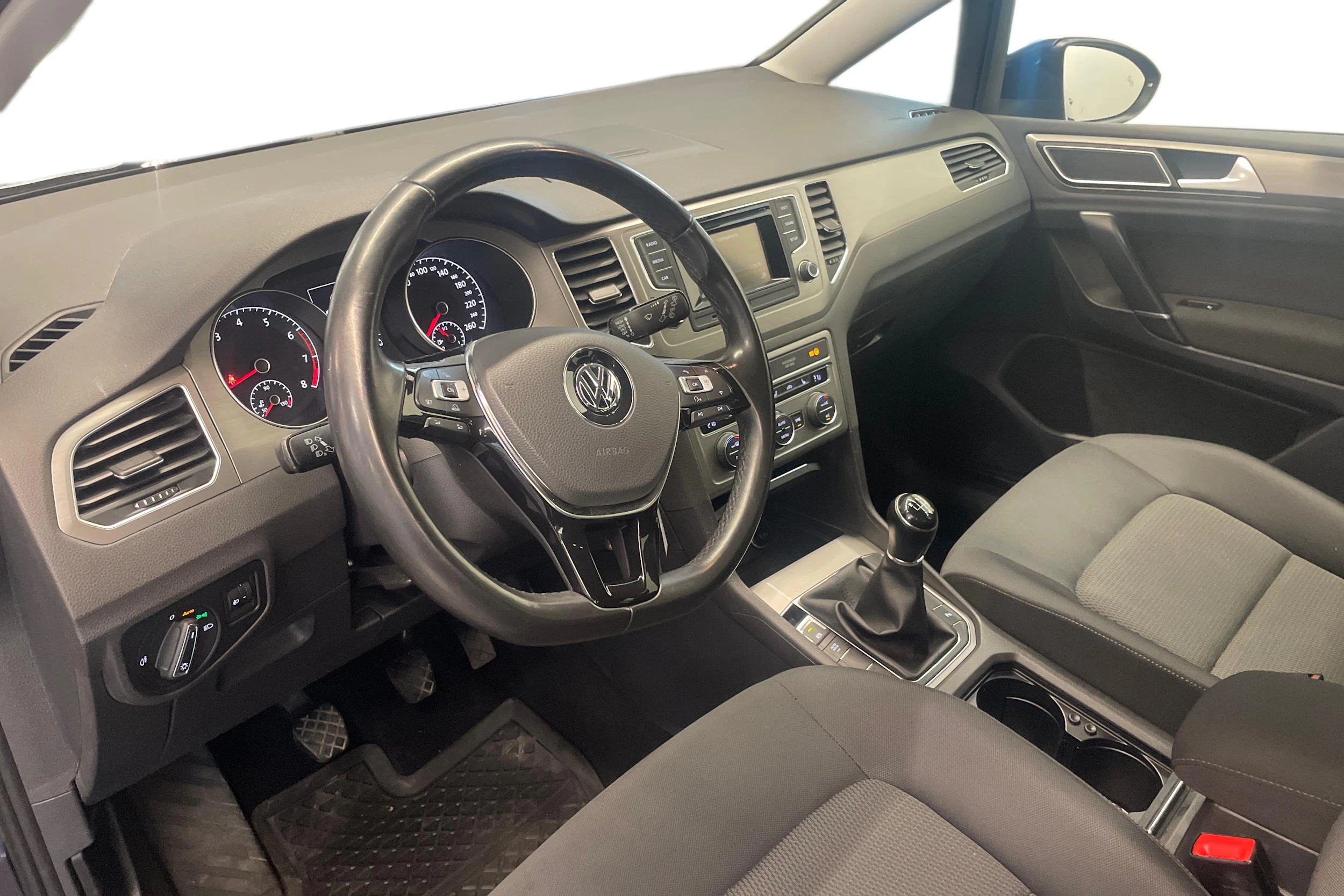 sininen Volkswagen Golf Sportsvan 2015 kuva 6.