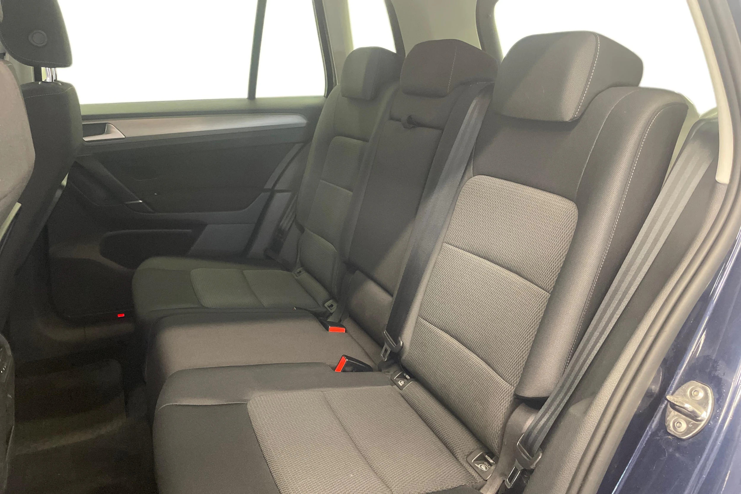 sininen Volkswagen Golf Sportsvan 2015 kuva 8.