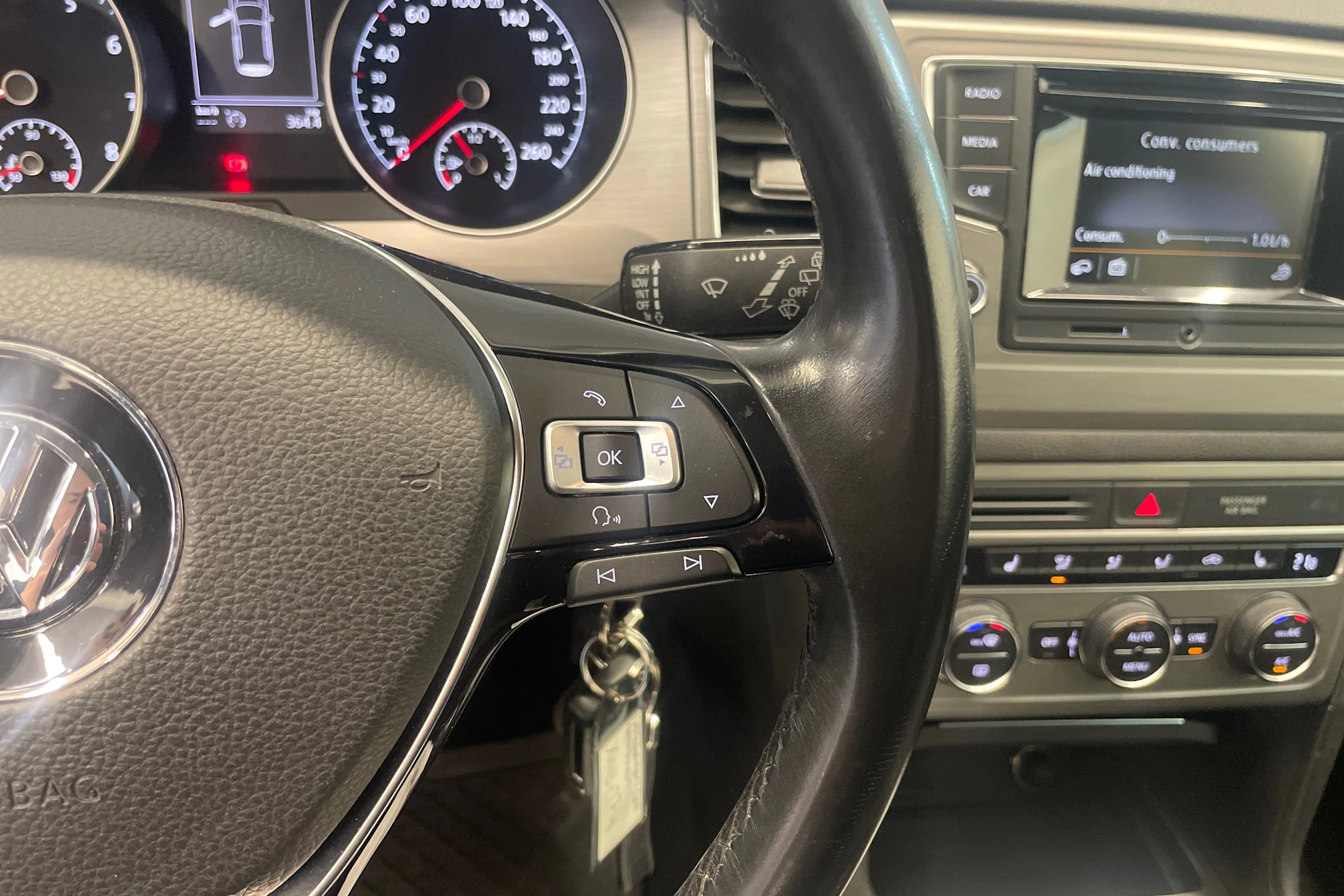 sininen Volkswagen Golf Sportsvan 2015 kuva 14.