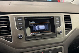 sininen Volkswagen Golf Sportsvan 2015 kuva 23.