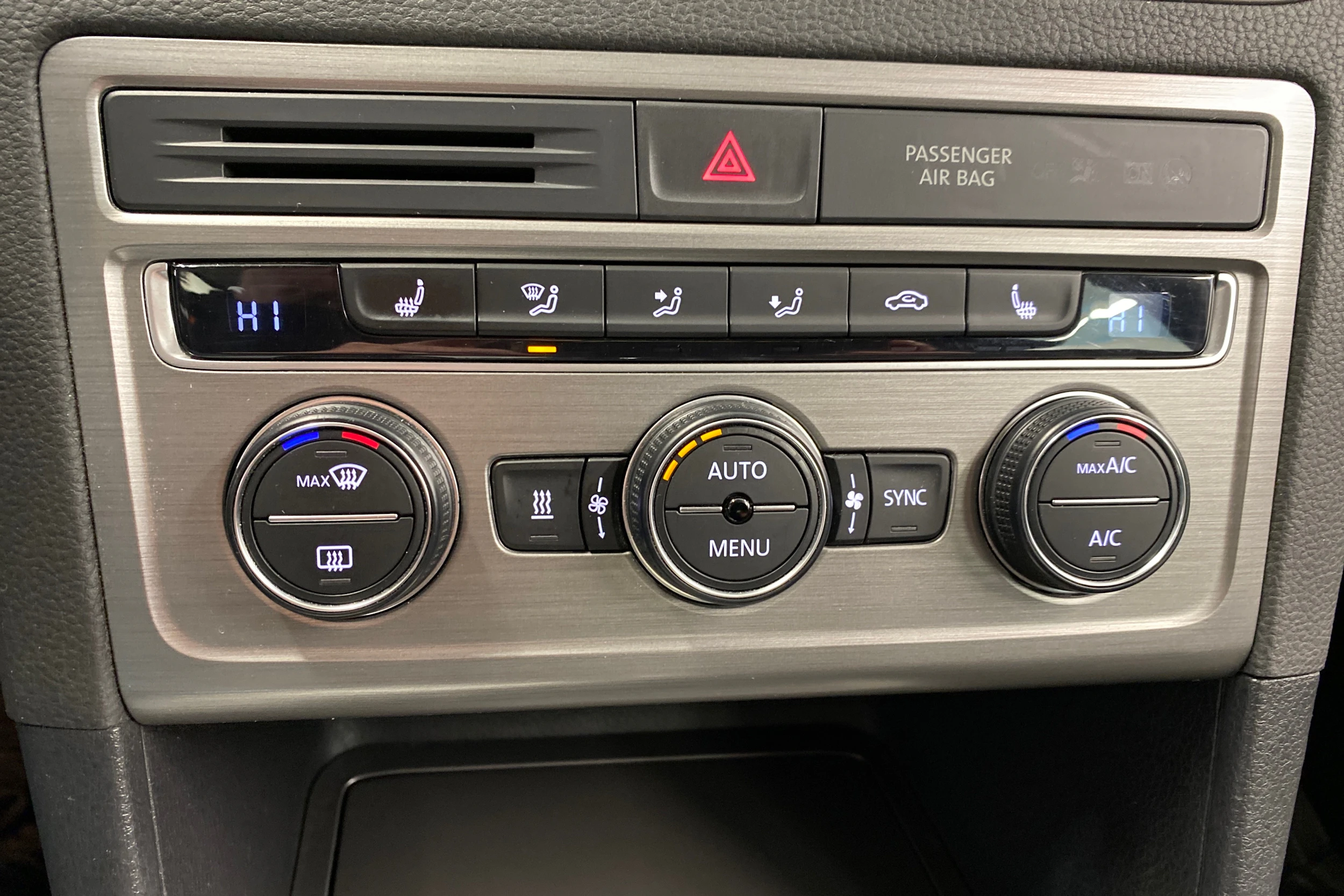 harmaa Volkswagen Golf Sportsvan 2015 kuva 19.
