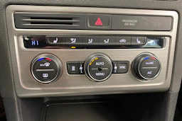 harmaa Volkswagen Golf Sportsvan 2015 kuva 19.