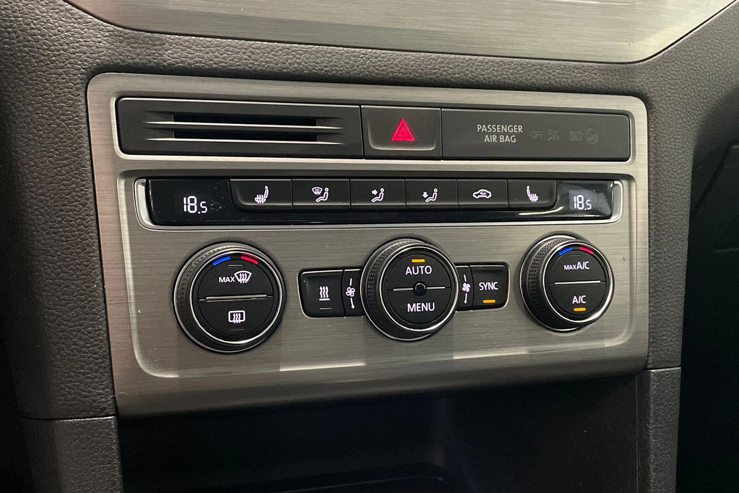 ruskea (beige) Volkswagen Golf Sportsvan 2016 kuva 19.