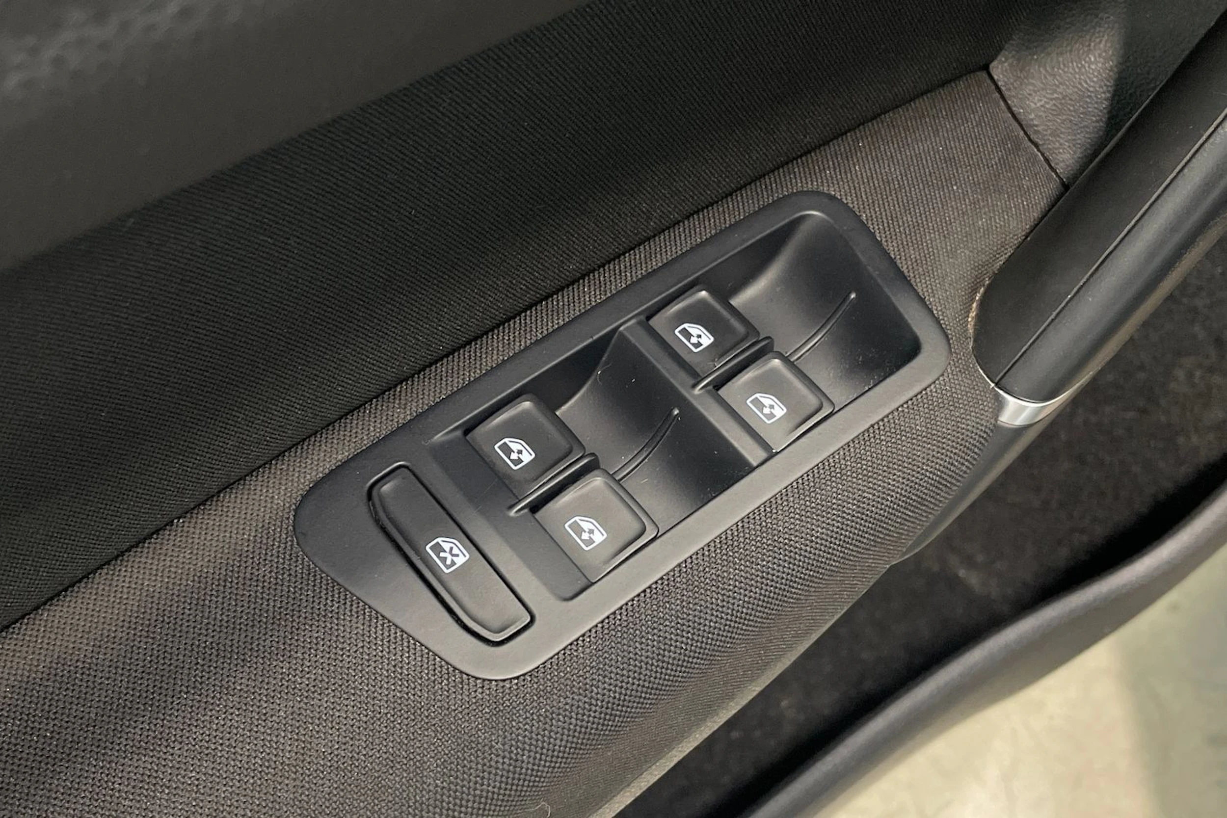 ruskea (beige) Volkswagen Golf Sportsvan 2016 kuva 23.