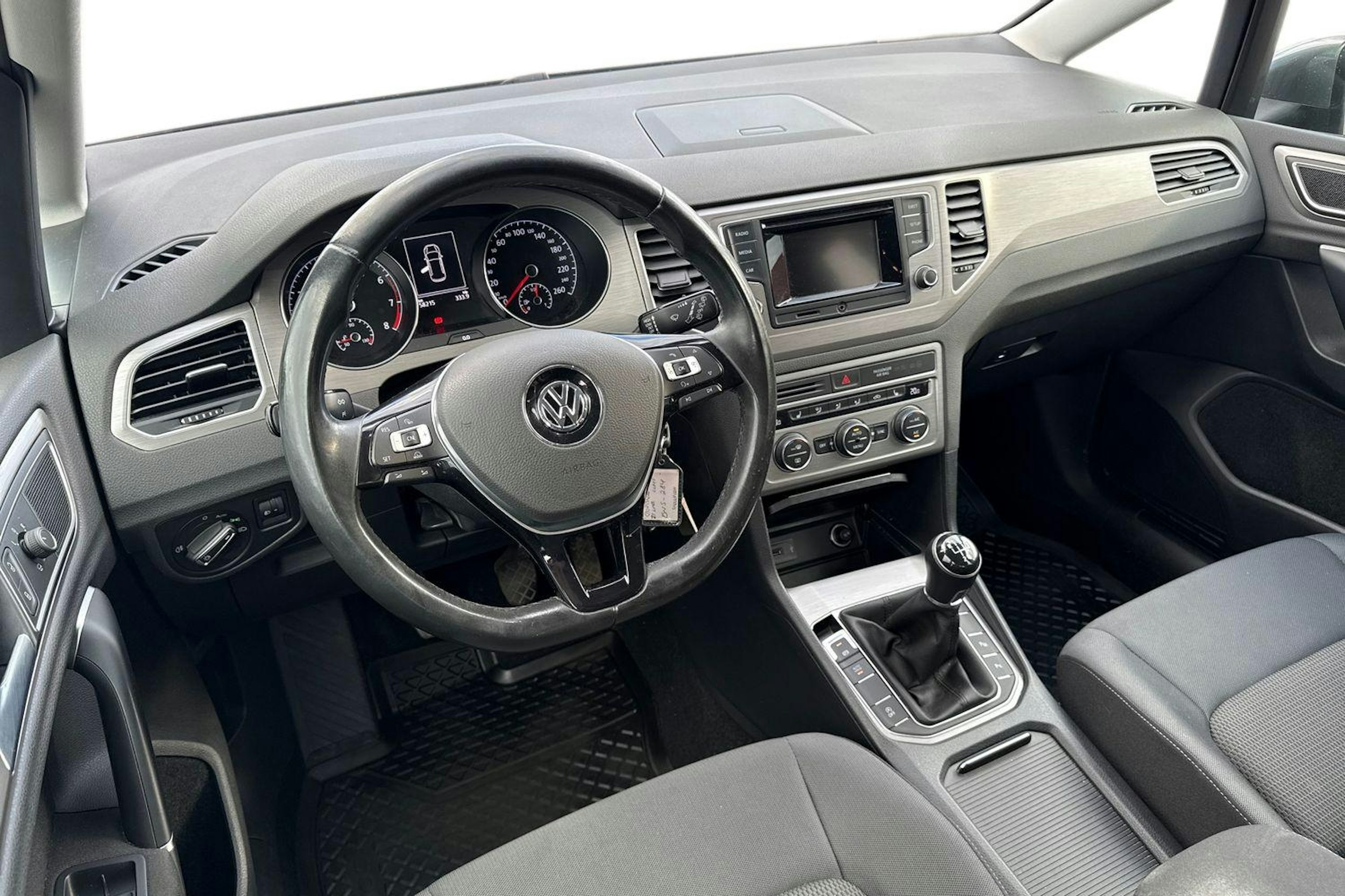 harmaa Volkswagen Golf Sportsvan 2016 kuva 7.