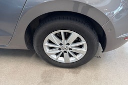 harmaa Volkswagen Golf Sportsvan 2016 kuva 11.