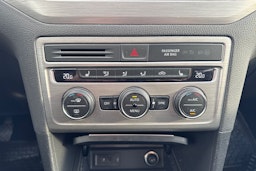harmaa Volkswagen Golf Sportsvan 2016 kuva 26.