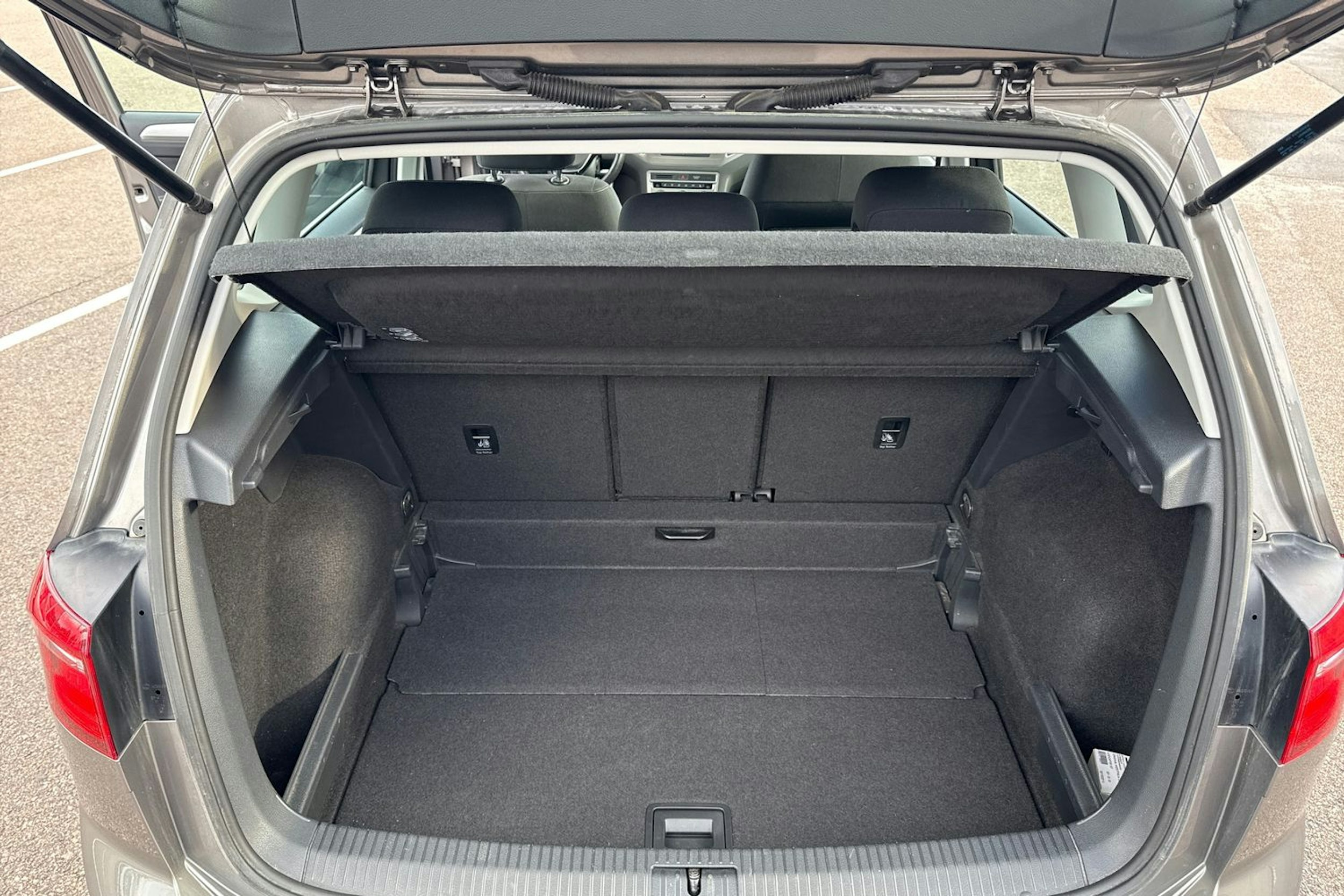 harmaa Volkswagen Golf Sportsvan 2016 kuva 29.