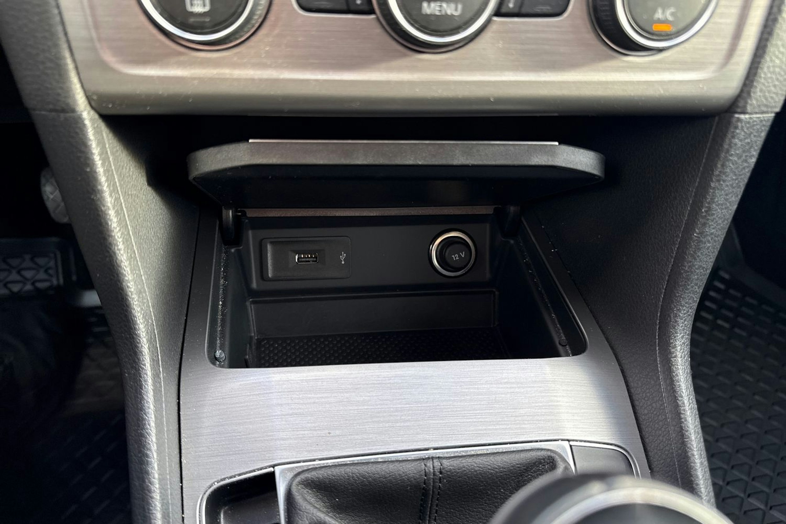 harmaa Volkswagen Golf Sportsvan 2016 kuva 32.