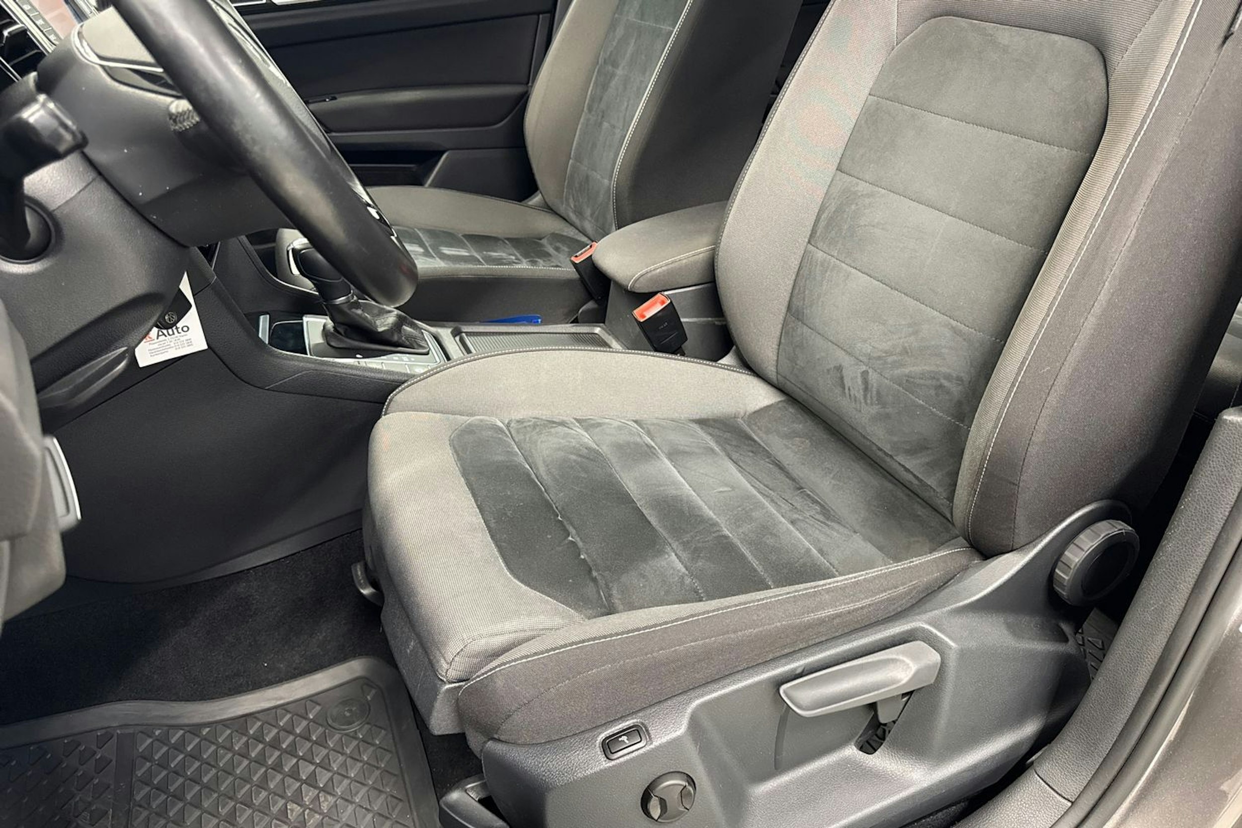 met. harmaa Volkswagen Golf Sportsvan 2016 kuva 11.
