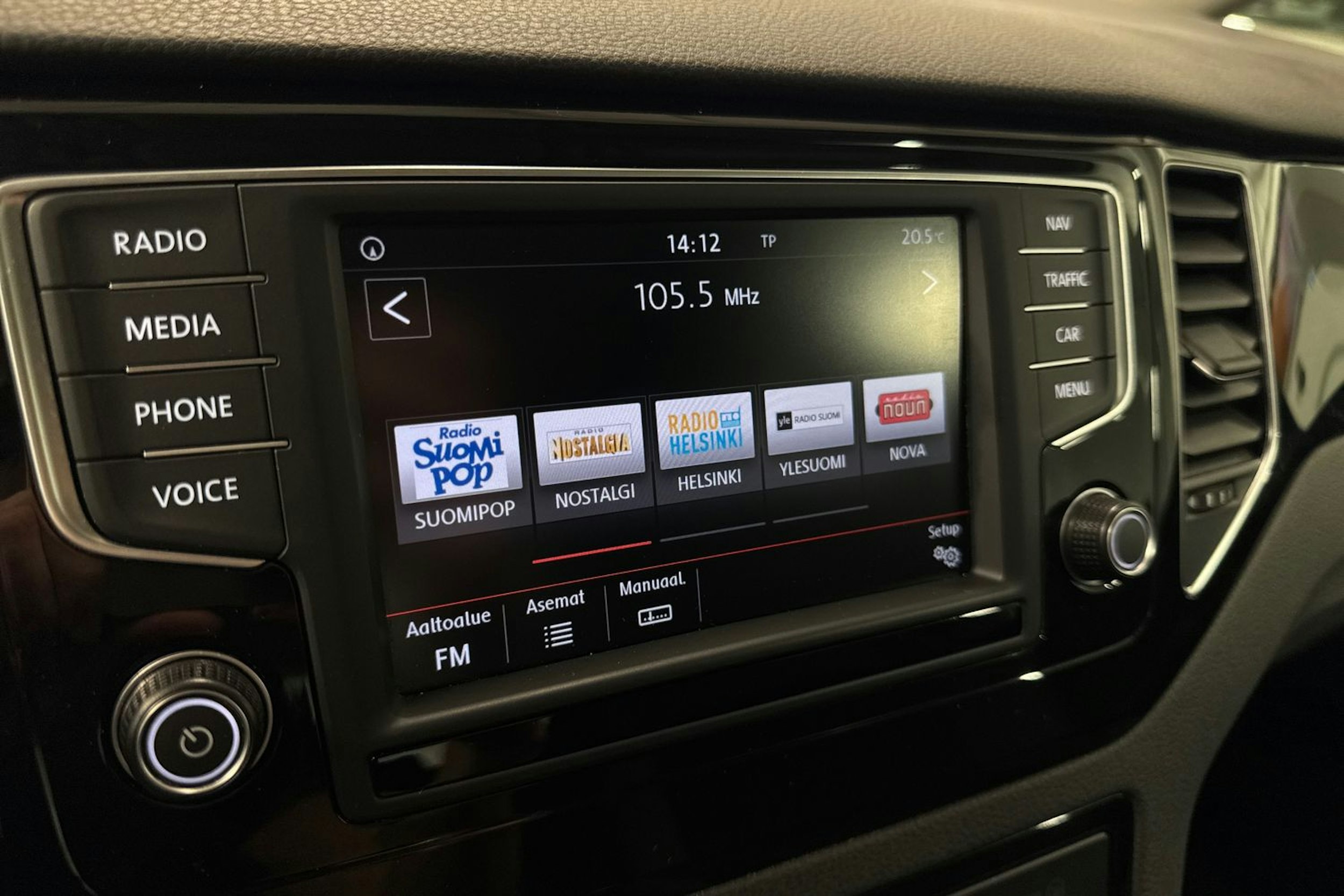 met. harmaa Volkswagen Golf Sportsvan 2016 kuva 20.