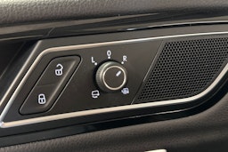met. harmaa Volkswagen Golf Sportsvan 2016 kuva 22.