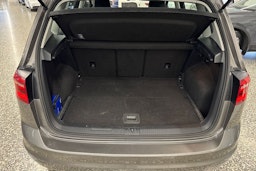 met. harmaa Volkswagen Golf Sportsvan 2016 kuva 23.
