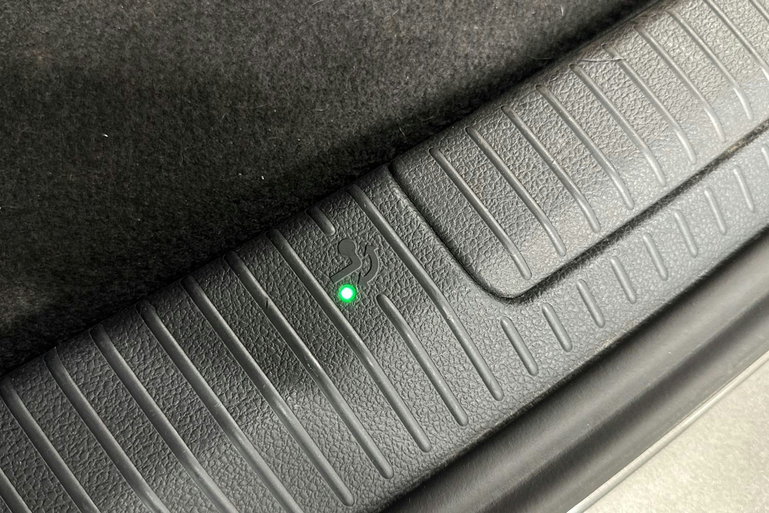 met. harmaa Volkswagen Golf Sportsvan 2016 kuva 24.