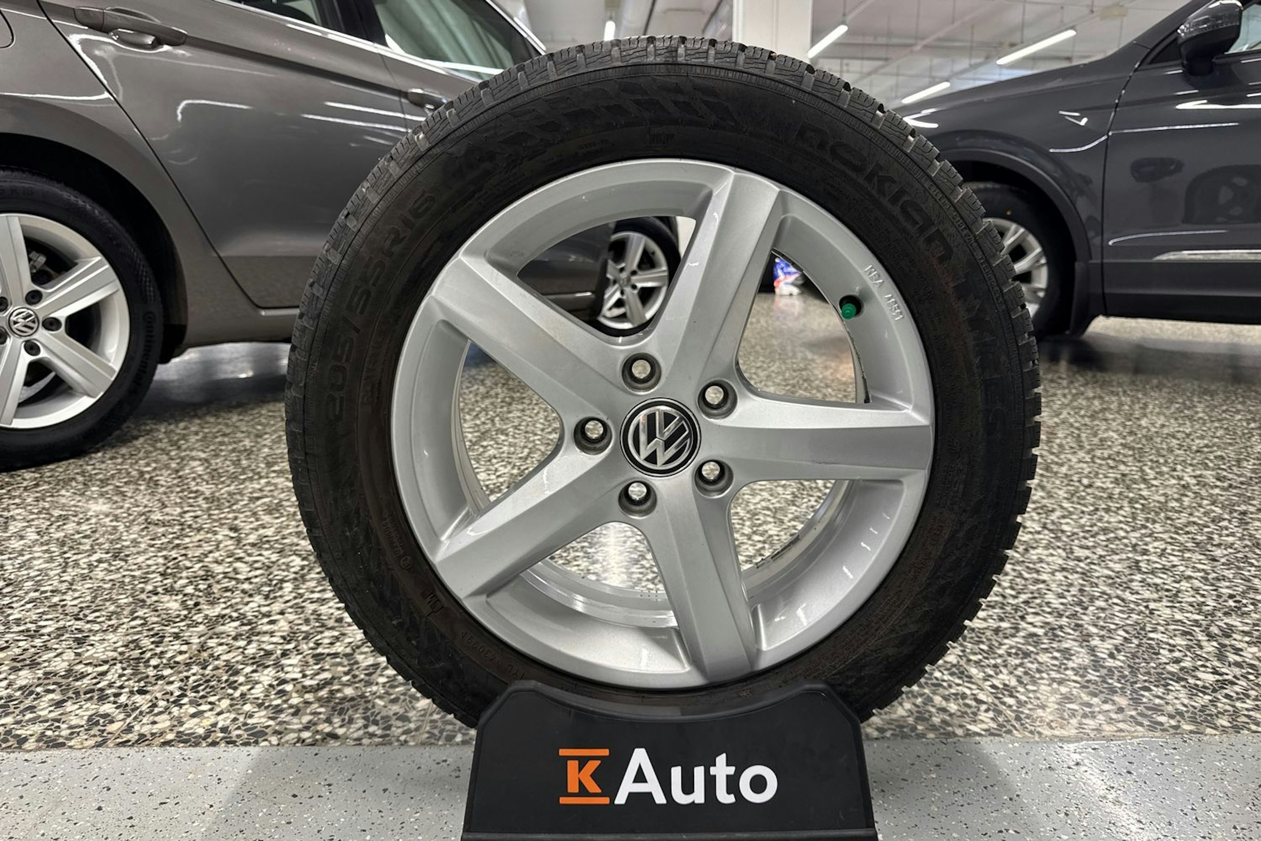 met. harmaa Volkswagen Golf Sportsvan 2016 kuva 27.