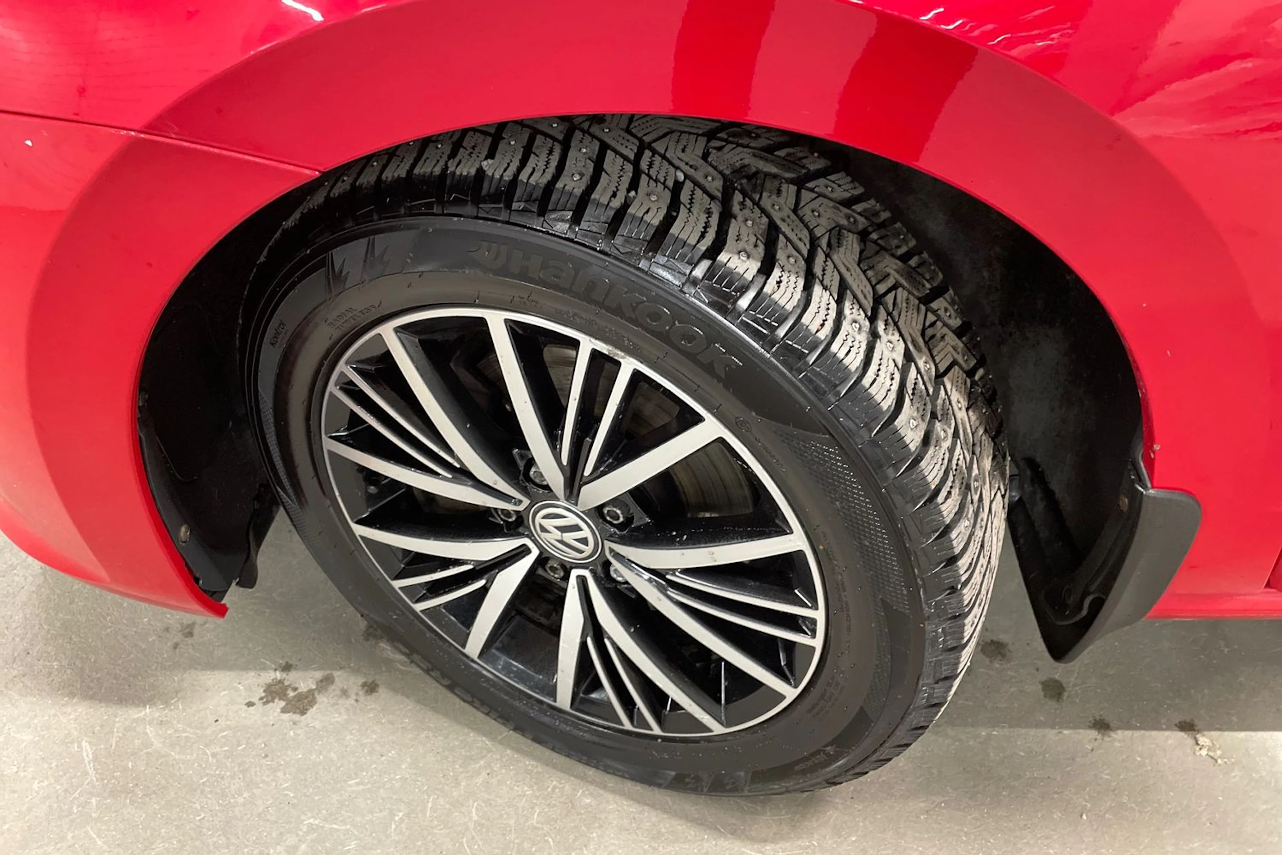 punainen Volkswagen Golf Sportsvan 2016 kuva 10.