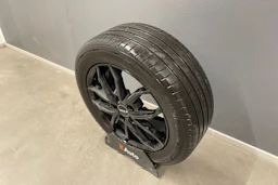 punainen Volkswagen Golf Sportsvan 2016 kuva 11.