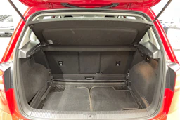 punainen Volkswagen Golf Sportsvan 2016 kuva 12.