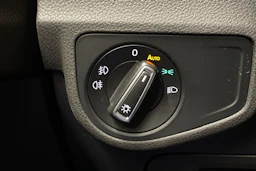 punainen Volkswagen Golf Sportsvan 2016 kuva 17.