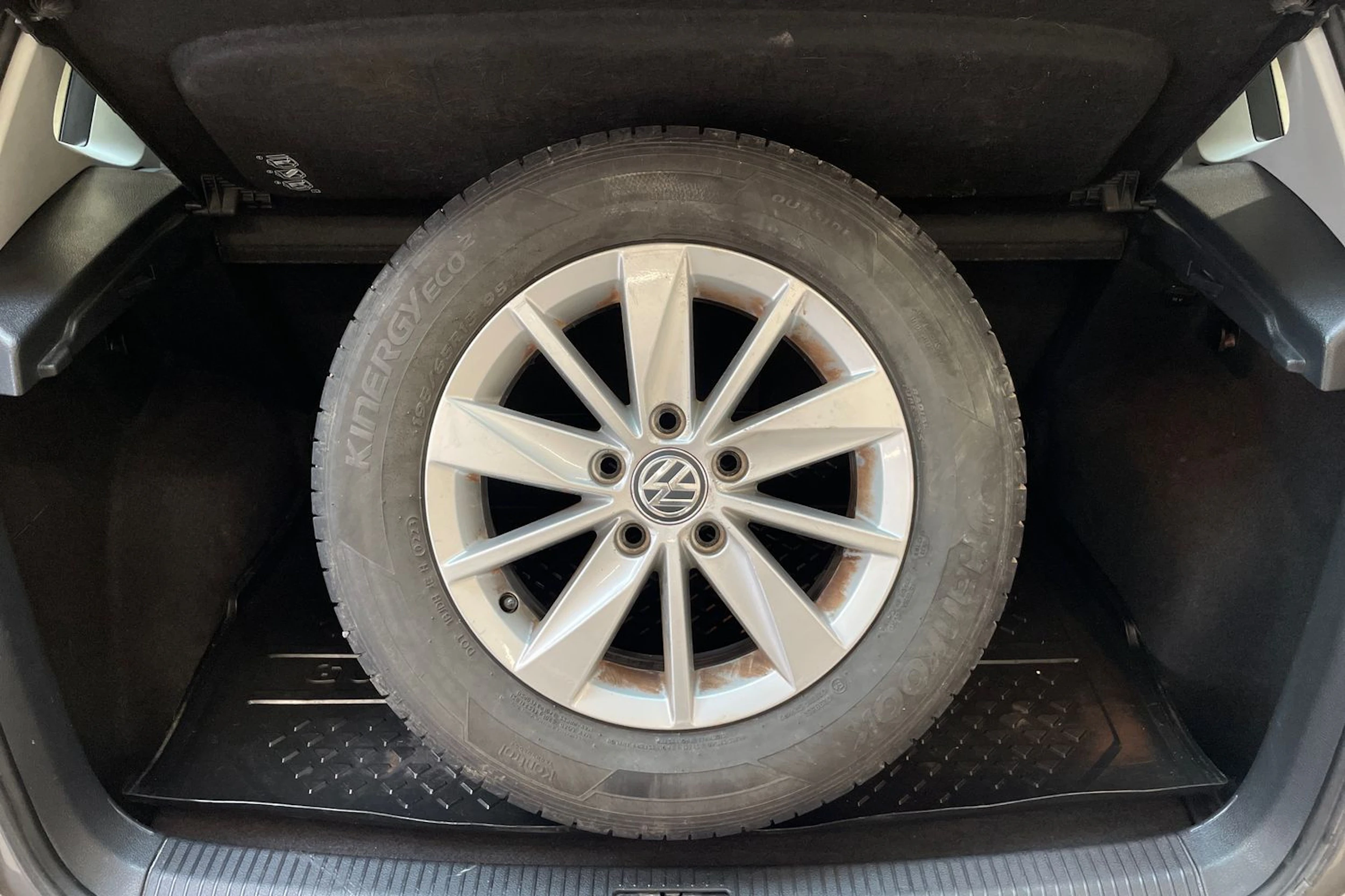 harmaa Volkswagen Golf Sportsvan 2016 kuva 10.