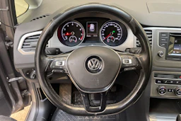 harmaa Volkswagen Golf Sportsvan 2016 kuva 12.