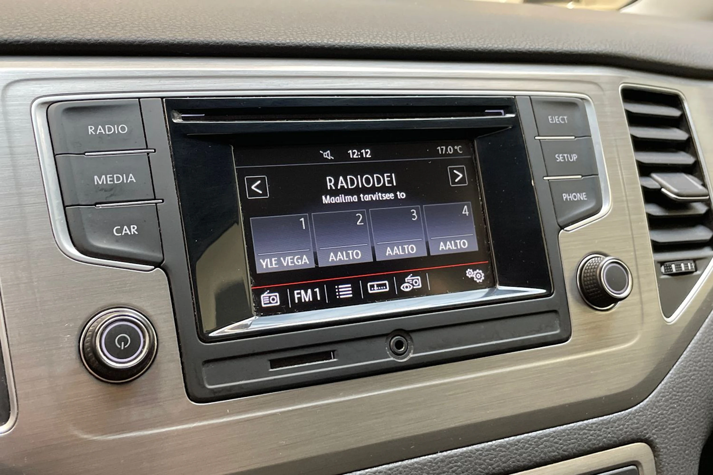 harmaa Volkswagen Golf Sportsvan 2016 kuva 16.