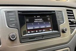 harmaa Volkswagen Golf Sportsvan 2016 kuva 16.