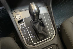 harmaa Volkswagen Golf Sportsvan 2016 kuva 21.